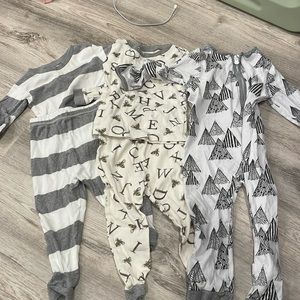 Burt’s bees baby 24mo pajamas bundle